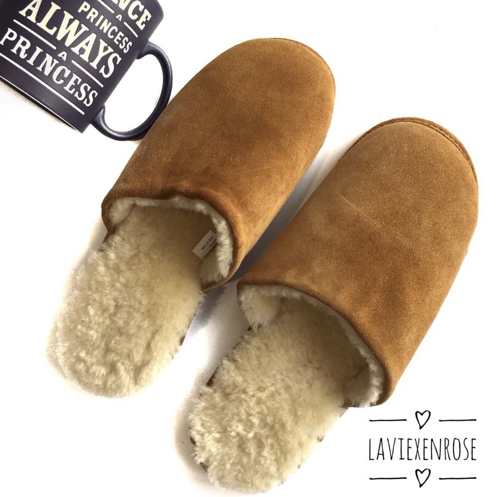 Banana Republic Shearling Men’s Leather Slippers
